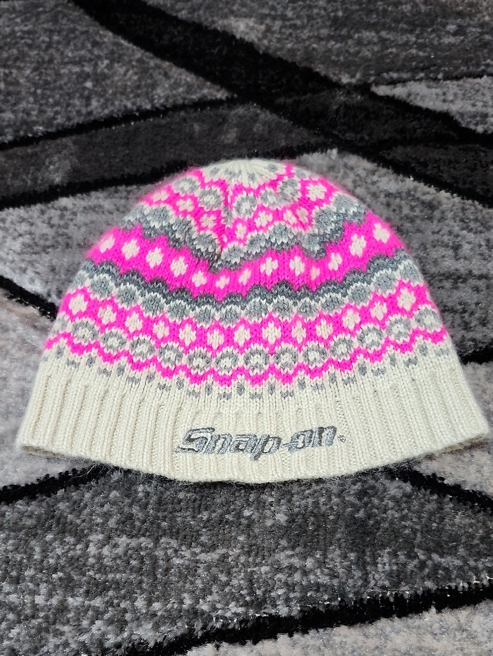 SNAP-ON TOOLS EMBROIDERED PINK FAIR ISLE PATTERN KNIT BEANIE HAT